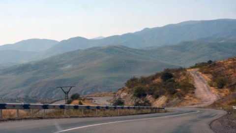 Azərbaycanın qərb rayonlarını Naxçıvanla birləşdirəcək yeni yolla bağlı İDDİA