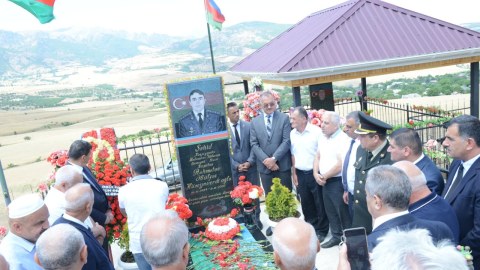 Şəhid atası 44 ildən sonra tələbə yoldaşları ilə görüşdü - FOTO