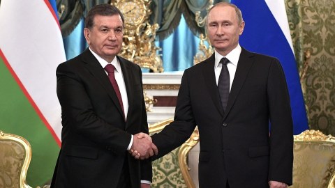 Putin Mirziyoyevlə Qaraqalpaqda baş verənləri müzakirə etdi