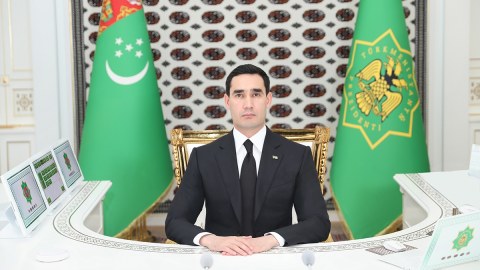 Türkmənistan prezidenti iki nazirə töhmət verdi 