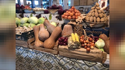 1.10 qəpiyə soğan, 6 manata ərik - Bazar niyə 