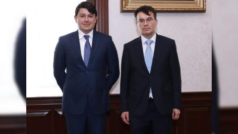 Komitə sədri Şuşa haqqında kitab yazan alman alimlə görüşdü