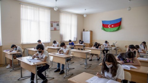 Bugünkü imtahandan 6 nəfər QOVULDU