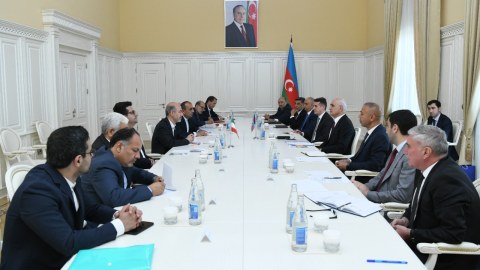 Şahin Mustafayev İranın energetika nazirilə görüşdü