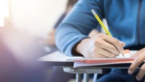 İmtahandan keçmək üçün 5500 manata “dua” yazdırdı