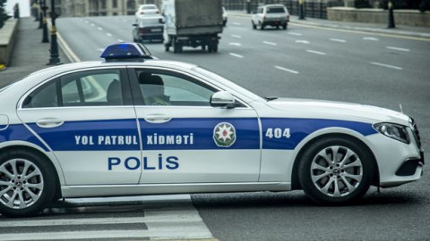 Polisə kəllə atıb qolunu DİŞLƏDİ