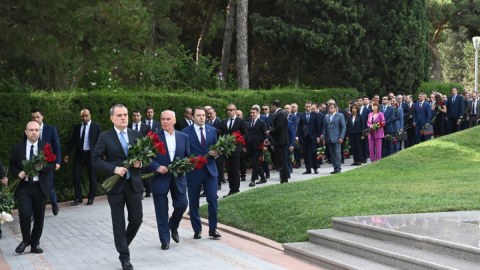 Diplomatlar Fəxri və Şəhidlər xiyabanını ziyarət etdilər