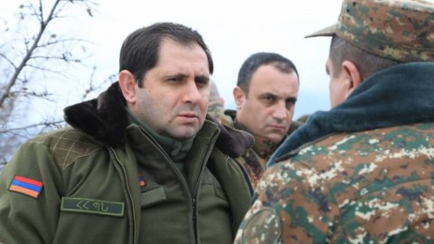 Ermənistanın müdafiə naziri Zəngəzura gəlir