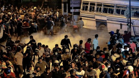Etiraz aksiyasında 30 nəfər yaralanıb