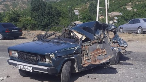 Yeni ailə quran cütlük qəzaya düşdü, oğlan öldü - FOTO