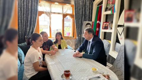 YAP Kəlbəcər rayon təşkilatının əməkdaşları şəhid ailələrini ziyarət edib