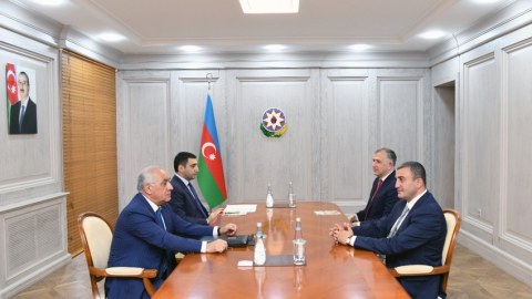 Əli Əsədov gürcüstanlı qubernatorla görüşüb