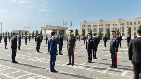 Vilayət Eyvazov sıra baxışı keçirdi - FOTO