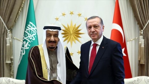 Ərdoğan Səudiyyə kralı ilə danışıqlar apardı 