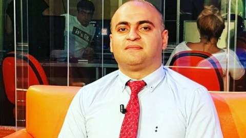 Dələduzluqda təqsirləndirilən vəkilin məhkəməsi başlayır