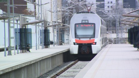 Qatara daş atan uşaqlar saxlanıldı