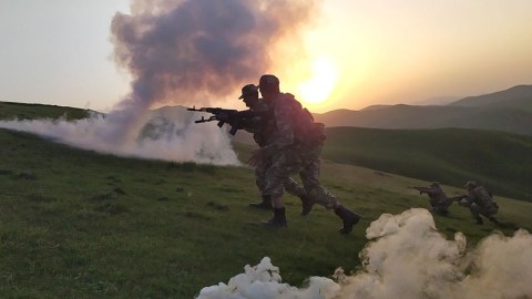 Ehtiyatda olan hərbçilərin toplanışı davam edir