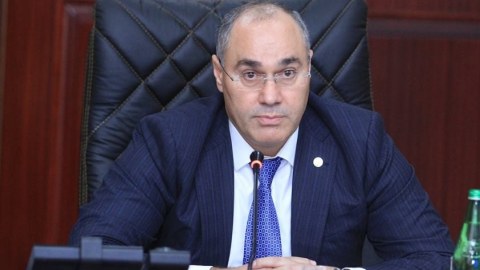 "Kimsə Prezident sərəncamını müzakirə edib ki, mən də edəm?"