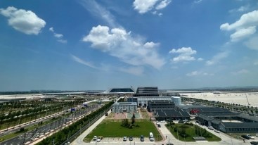 Asiyanın ən böyük aeroportu fəaliyyətə başladı