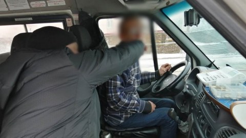 Sərnişin avtobus sürücüsünü döyüb
