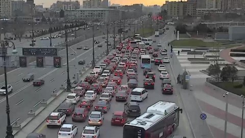 Bakıda tıxac olan küçə və prospektlər