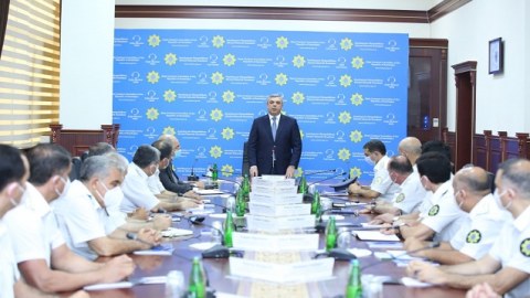 Səhiyyə qurumları tövsiyə etdi - Rəsmilər maska rejiminə qayıtdı
