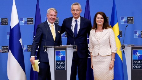 Senat komitəsi Finlandiya və İsveçə "yaşıl işıq" yandırdı 