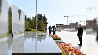 İlham Əliyev Sumqayıt Şəhidlər xiyabanında - FOTOLAR 