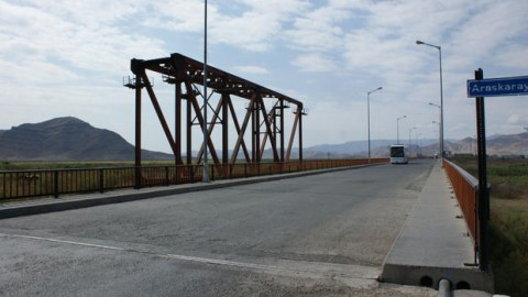 Azərbaycan Türkiyə vətəndaşlarına quru sərhədlərini AÇDI