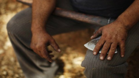 Keçmiş arvadını baltalayan kişi TUTULDU