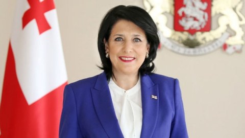 Gürcüstan Prezidenti Azərbaycanla münasibətlərdən DANIŞDI
