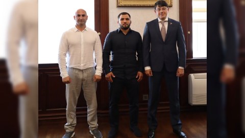 Fuad Muradov tanınmış idmançı ilə GÖRÜŞDÜ