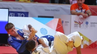 Kərimli Slovakiyada gümüş medal qazanıb