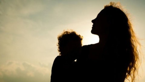 İki ana və övladları AXTARILIR