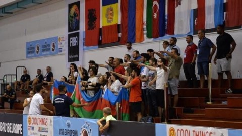 Ermənistanı məğlub edən millimizə güclü azarkeş dəstəyi