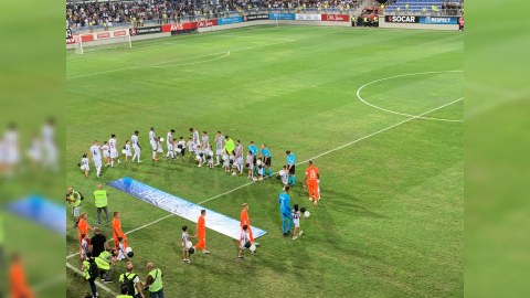 “Neftçi” meydana şəhid övladları ilə çıxdı