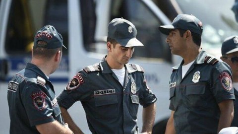 Ermənistanda atışma - Yaralılar var