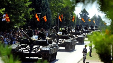 Bu ölkə Ukraynaya T-72 tankları göndərdi