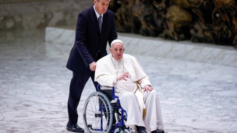 Roma Papası postunu tərk edir