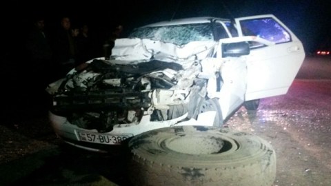 İki gənc qəzada xəsarət aldı