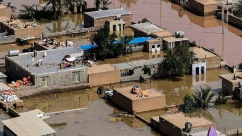 Sel gəldi, yollar su altında qaldı 