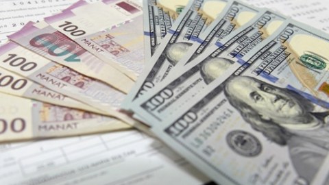 Dollar bahalaşır: Manatı hansı aqibət gözləyir?