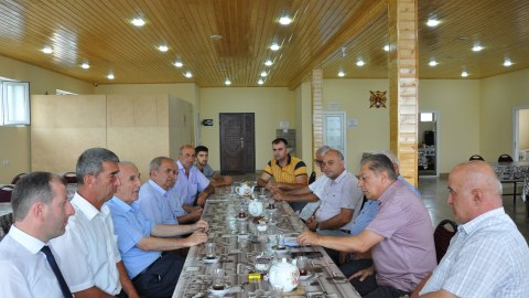 Vərəzət kəndində deputatla görüş