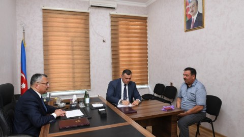 Dövlət Komitəsinin sədri vətəndaşları qəbul edib