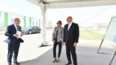 Prezident birinci xanımla zavod açılışında - FOTOLAR