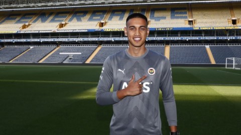 “Fənərbaxça” heyətini yeni futbolçu ilə gücləndirdi