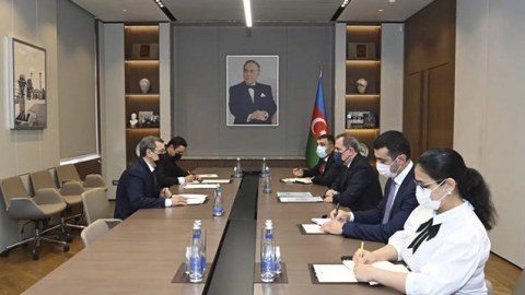 Ceyhun Bayramov yeni səfiri qəbul etdi