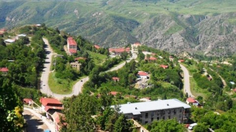 İlham Əliyevdən Laçından yan keçən yolla bağlı AÇIQLAMA