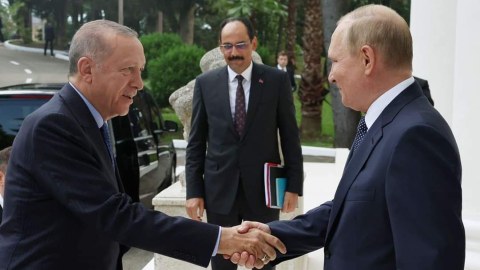 Putin Ərdoğanı belə qarşıladı - VİDEO