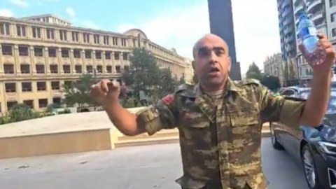 Özünü yandırmaq istəyən şəxs müharibə iştirakçısı deyil - Nazirlik